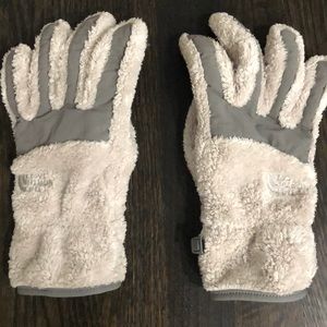 Women’s North Face Gloves